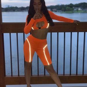 Reflective two piece set